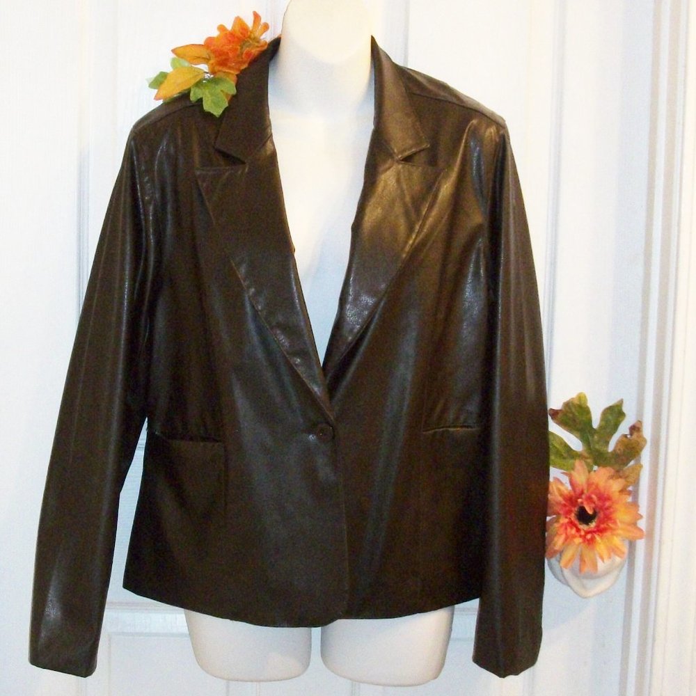 MOUNTAIN LAKE NWOT Size S Dark Brown Vegan Leather Blazer Jacket 1 Button
